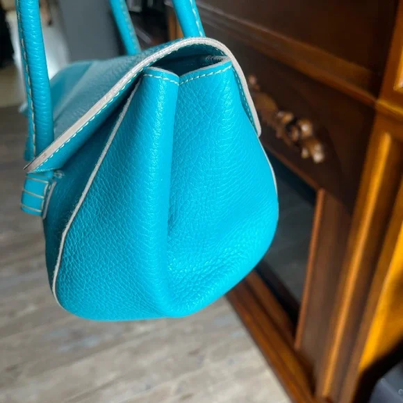 Tod's Corniche Wave East-West Small Shoulder Bag - Picture 2 of 10